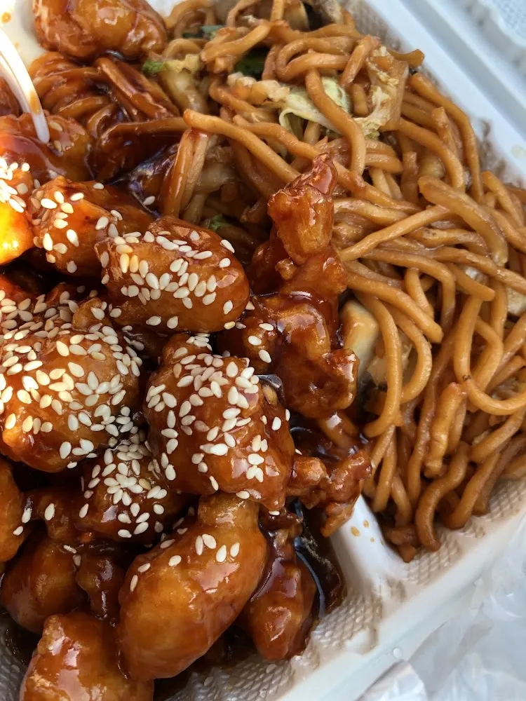 Sesame Chicken with Vegetable Lo Mein